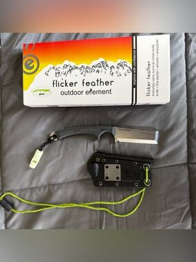 Flicker Feather Outdoor Element chisel - Gray with Neon Yellow Accents